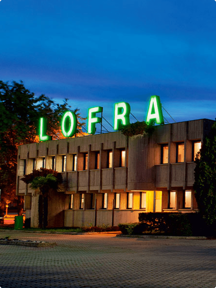 Letreiro em neon da marca Lofra