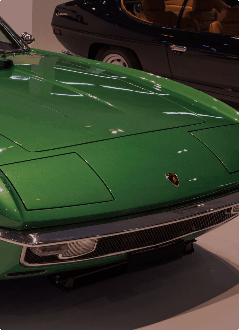 Imagem de frente de um carro Lamborghini